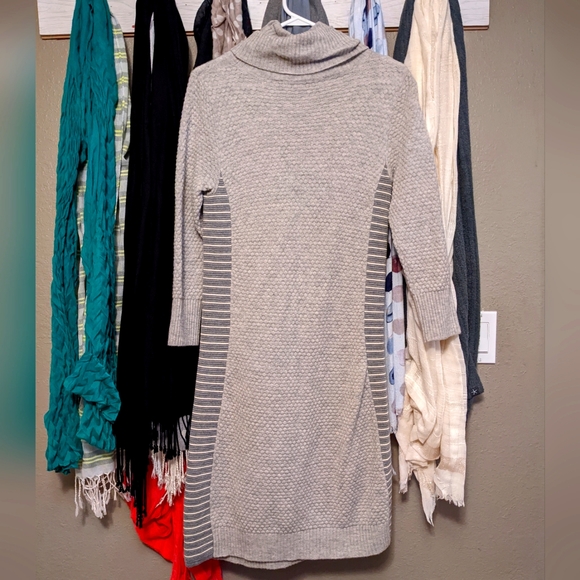 Athleta Spotlight Merino Wool Knit Sweater Dress M - Picture 3 of 10